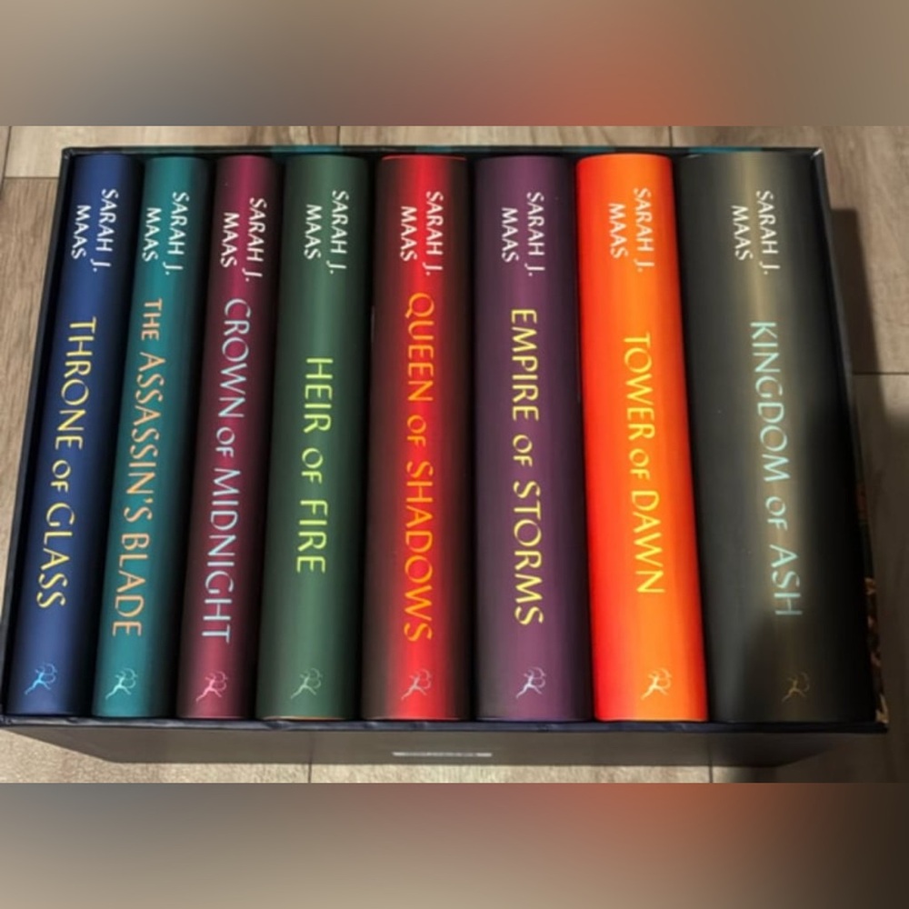 Throne of glass hardcover series